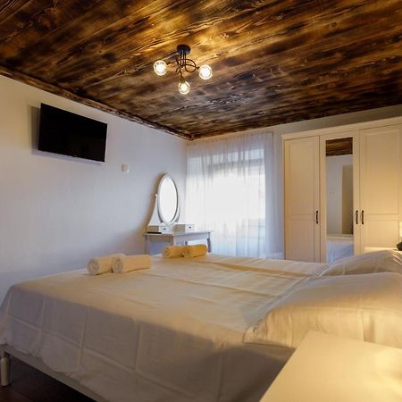 Rustic Apartment Evelin Крк Екстер'єр фото