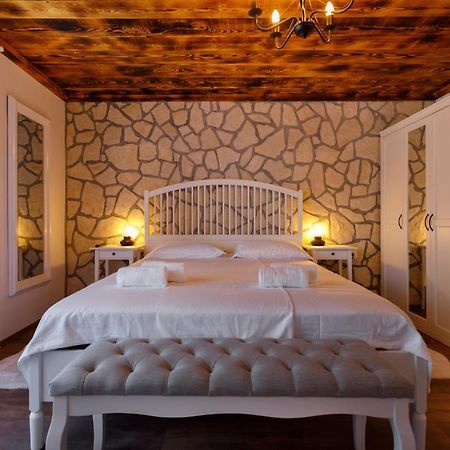 Rustic Apartment Evelin Крк Екстер'єр фото