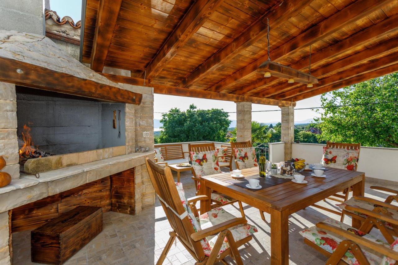 Rustic Apartment Evelin Крк Екстер'єр фото