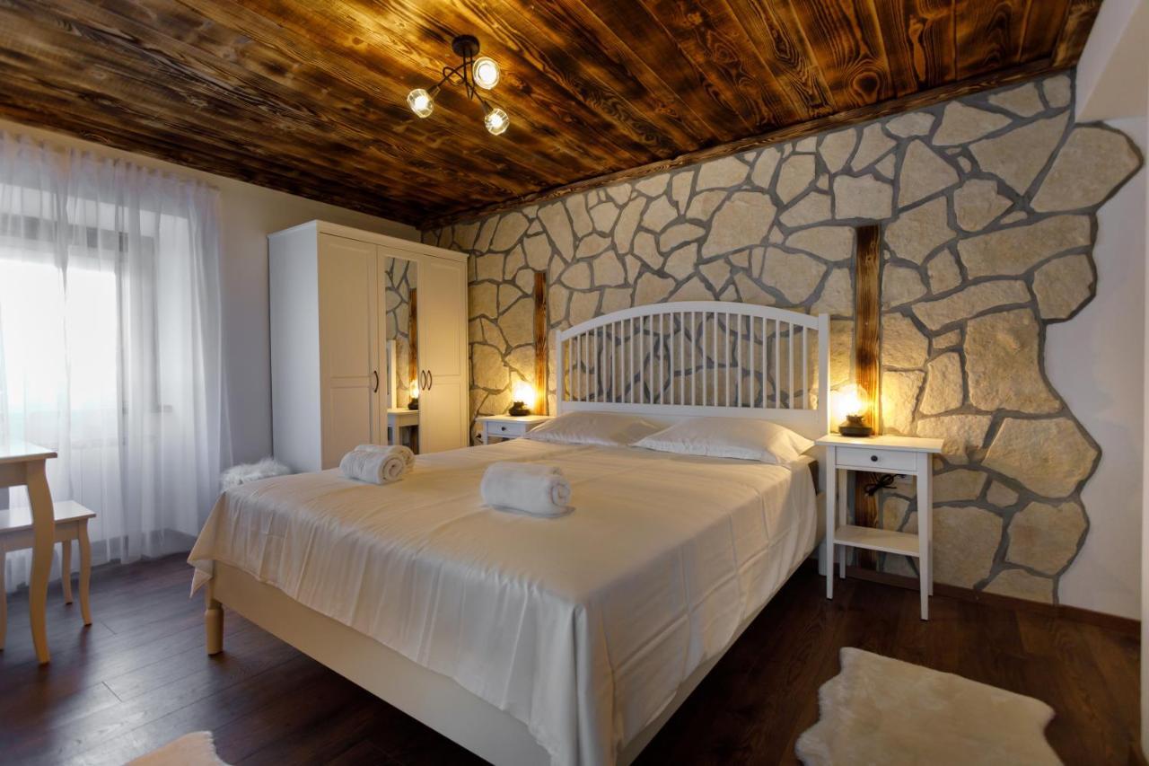 Rustic Apartment Evelin Крк Екстер'єр фото