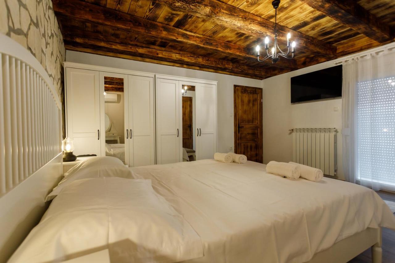 Rustic Apartment Evelin Крк Екстер'єр фото