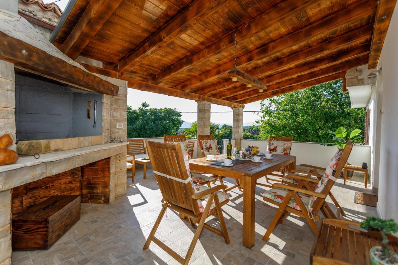 Rustic Apartment Evelin Крк Екстер'єр фото
