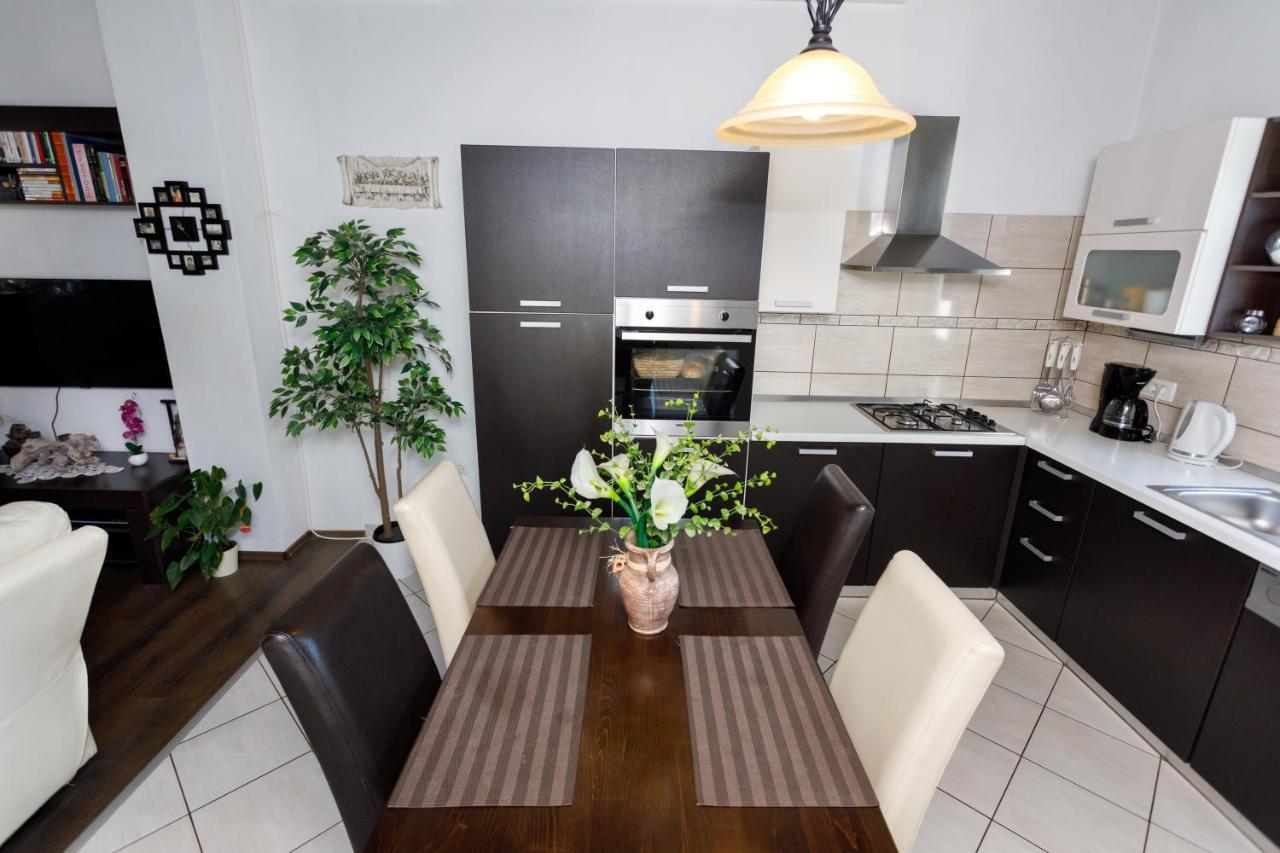 Rustic Apartment Evelin Крк Екстер'єр фото
