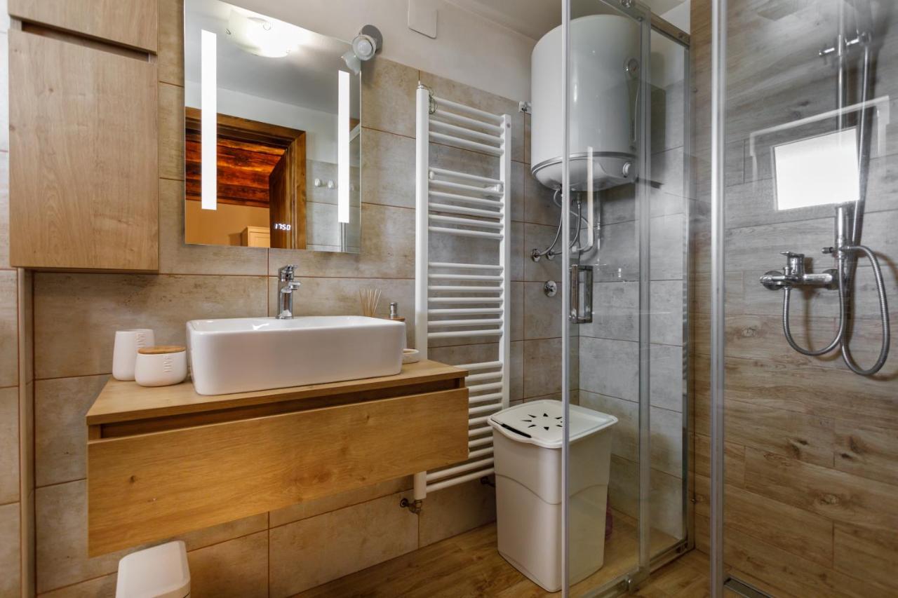 Rustic Apartment Evelin Крк Екстер'єр фото